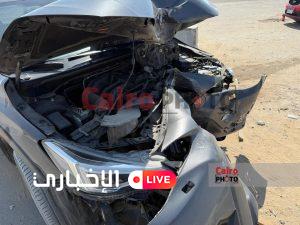 السيارة وقد تهشمت تماما