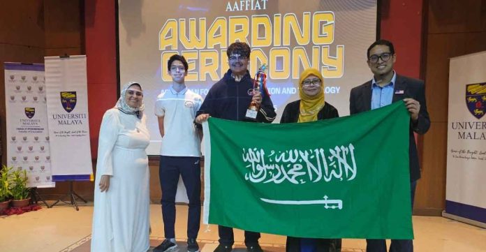 إنجاز سعودي عالمي في كوالالمبور الماليزية| المبتكر محمد باحاذق يحصد المركز الأول في المنتدى الأفرو آسيوي للابتكار والتكنولوجيا