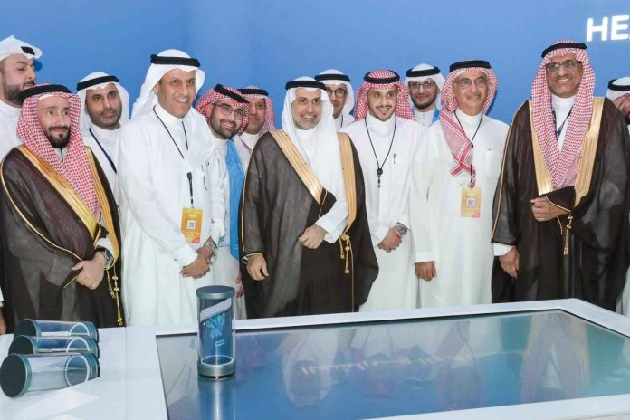 الجلاجل يطلق مركز القيادة والتحكم الأول من نوعه بالعالم لمتابعة حالات السكري في السعودية