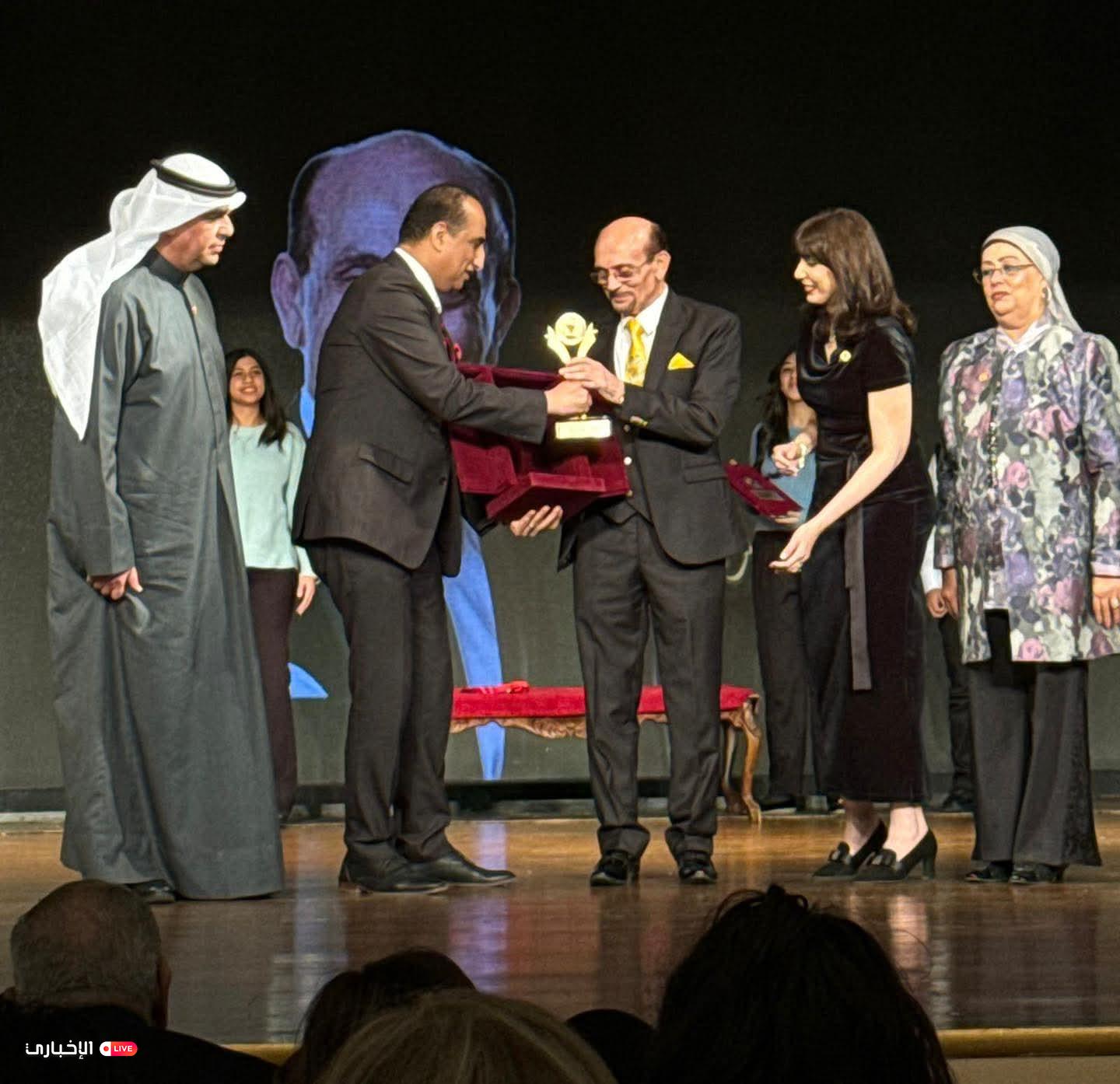 انتصارا للفن الهادف الأمم المتحدة تمنح الفنان محمد صبحي حامل مشعل الوعي على خشبة المسرح وسام التفرد الثقافي 2 مدينة سنبل تضيء: الأمم المتحدة تحتفي بمحمد صبحي رمزًا للإبداع والوعي
