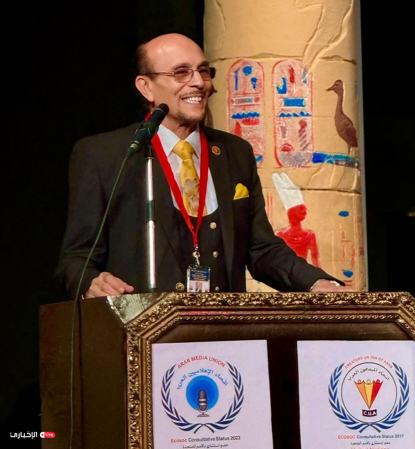 انتصارا للفن الهادف الأمم المتحدة تمنح الفنان محمد صبحي حامل مشعل الوعي على خشبة المسرح وسام التفرد الثقافي 1 محمد صبحي.. حين يقف الفنان على منصة الأمم المتحدة سفيرًا للفن الهادف