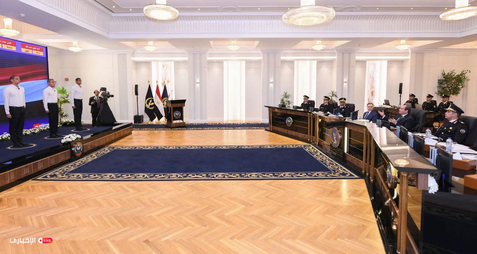 السيد الرئيس يتابع اختبارات كشف الهيئة للطلبة والطالبات المُتقدمين للالتحاق بأكاديمية الشرطة