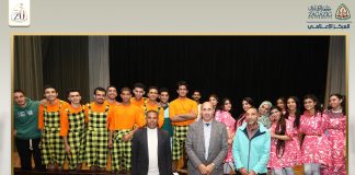 نائب رئيس الجامعة لشئون التعليم والطلاب يلتقي منتخب الجامعة للفنون الشعبية المشارك في التصفيات النهائية لمهرجان «إبداع»