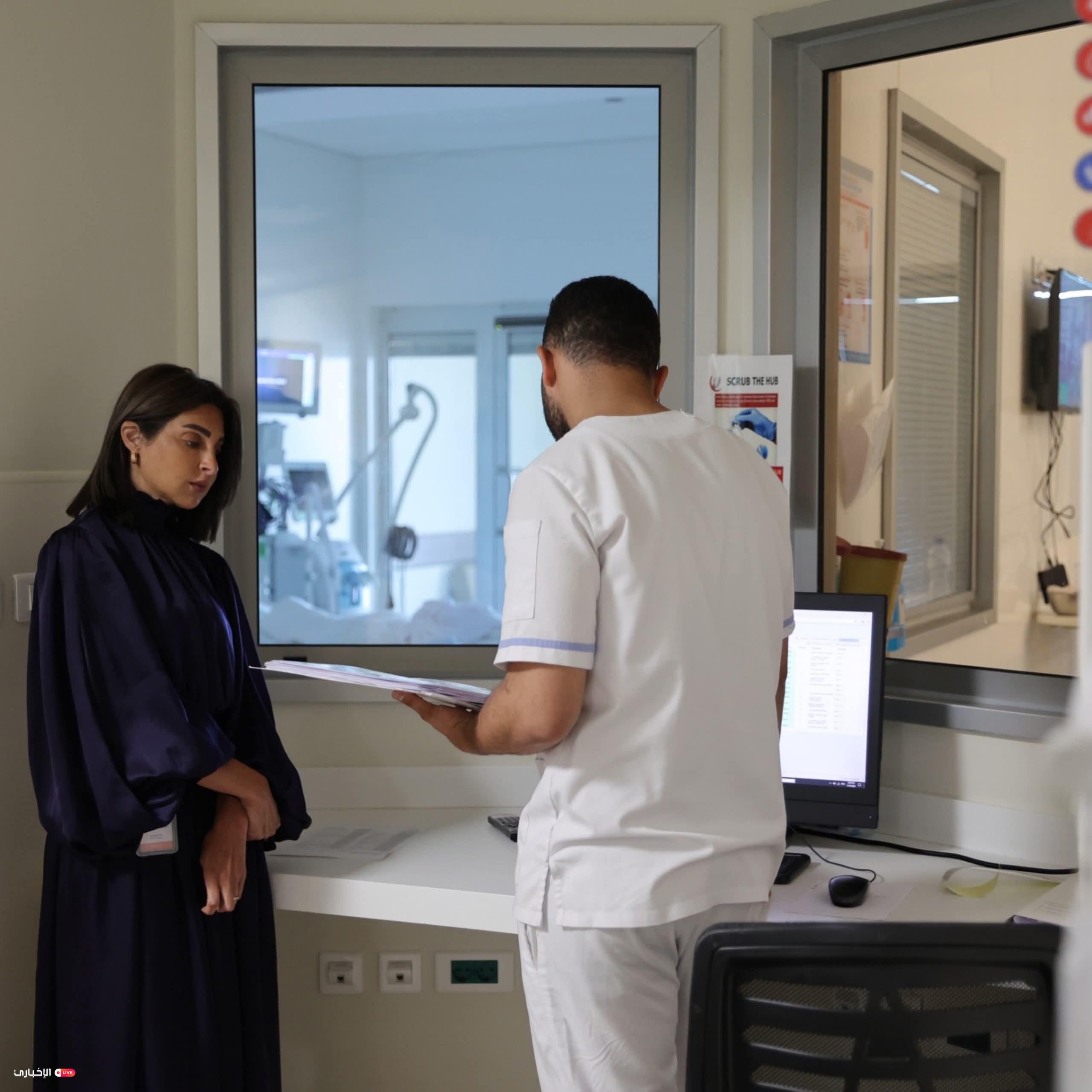 هبة السويدي تروي حكاية مليكة.. طفلة نجت من ألسنة اللهب لتبدأ رحلة الألم والأمل