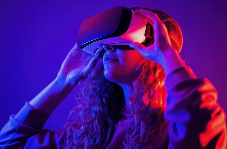 دراسة في علوم الحاسب تكشف أخطار محتملة على الخصوصية في نظارات الواقع الافتراضي